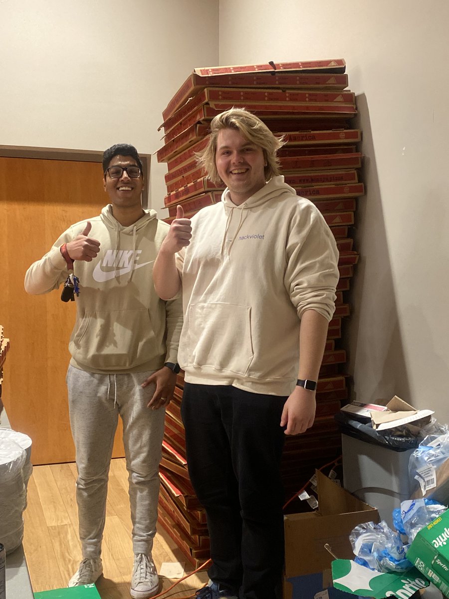 MLHacks's tweet photo. Hackers are ready for lunch at #HackViolet with gigantic slices of 'za from Benny's!! 🍕😊 @HackVioletVT https://t.co/JPIiZLhC4P