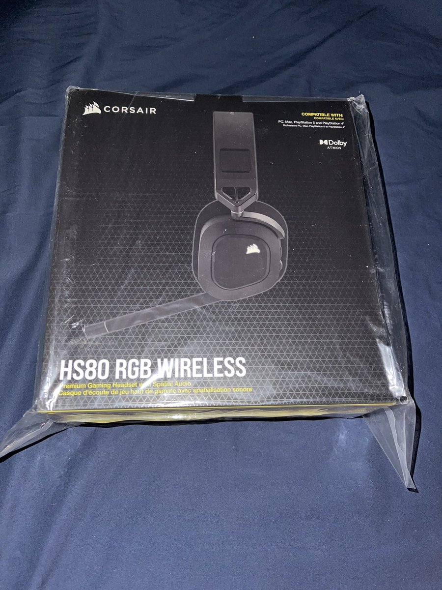 SampleCheeks's tweet image. Thanks to @CORSAIR and @iamBrandonTV for the HS80 RGB wireless headset! The sound and quality works great and it is super comfortable