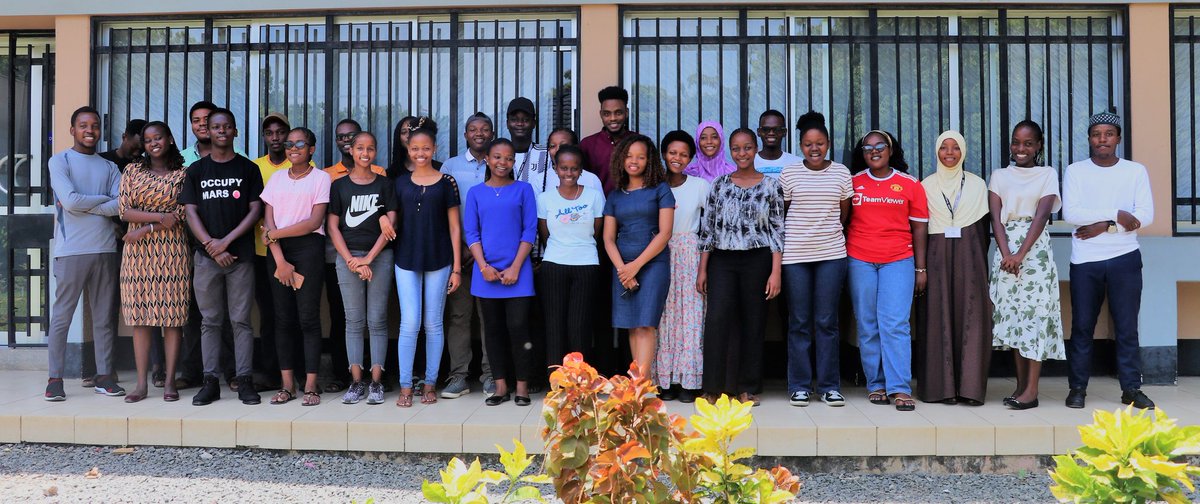 Y4CLab's tweet photo. The Countdown is on! The #SmartGirlsInICT program is kicking off next week with a talented team of facilitators leading the way. Get a sneak peek at their first training session, see the preparation that goes into empowering the next generation of girls in technology. https://t.co/hDr64aWaaS