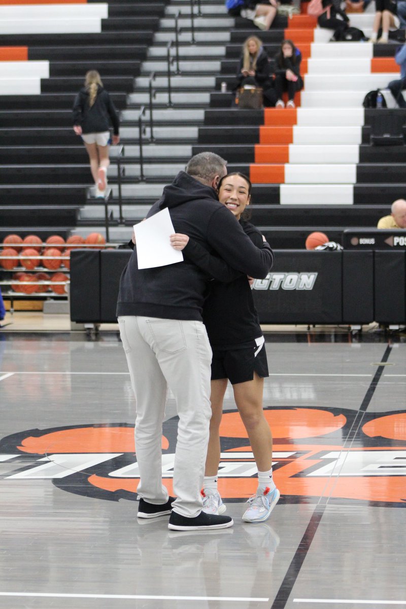 Want to make a lasting impact on a young person’s life…be a teacher, be a coach, be all the things that Coach <a href="/hartsky1/">Tom Hart</a> continues to be for <a href="/elliehelgemoe/">Ellie Helgemoe</a>. <a href="/FHS_gbball/">FHS Girls Basketball</a> program recognized the teachers that have &amp; continue to support our student athletes. Such a great night! 🐅