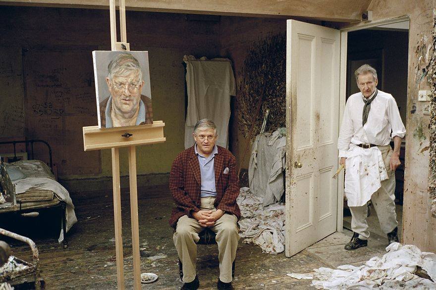 Lucian Freud dans son atelier faisant le portrait de David Hockney !
Photo David Dawson, 2003.
C'est une merveille cette image.
.
#Lucianfreud #hockney #Davidhockney #England #Britishpainter #Portrait #Painting #studio #Maeght #YoyoMaeght