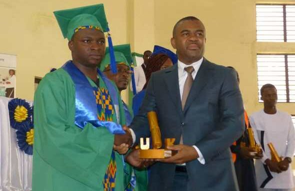 MouzouStephen's tweet photo. La vision du @FEGnassingbe pour le développement des filières professionnalisantes mise en oeuvre à @KaraUniversite par @KomlaSanda porte ses fruits. +200 étudiants de 6 filières ont reçu leurs diplômes et distinctions honorifiques ce 3 fév. 2023 devant le MESR Prof. Wateba. https://t.co/HIo8tUPEpH
