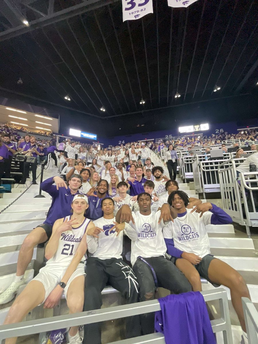 Horns down 🤘🏾⬇️