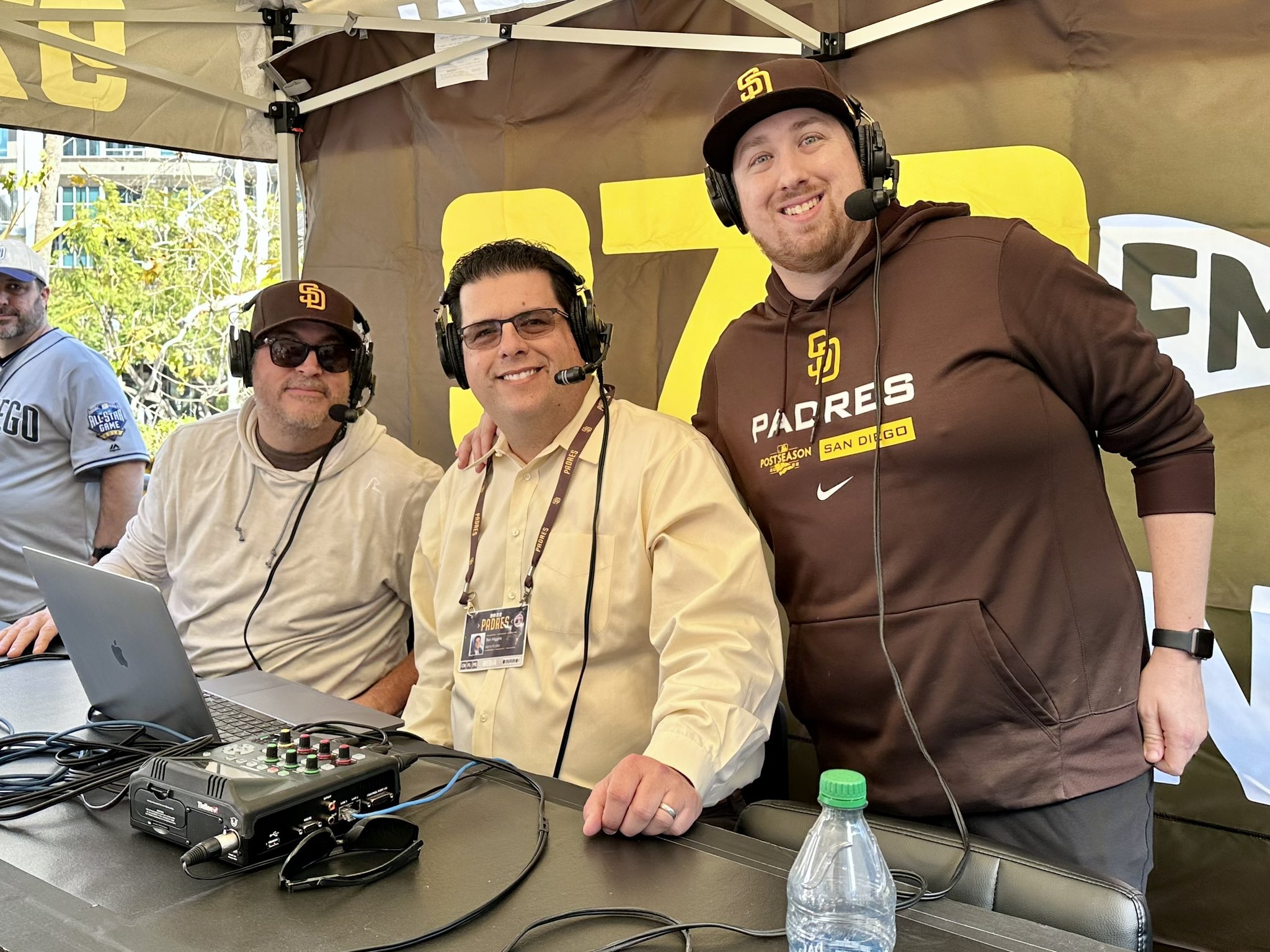 Ben woods on twitter do the fanfest show bitch we re here at