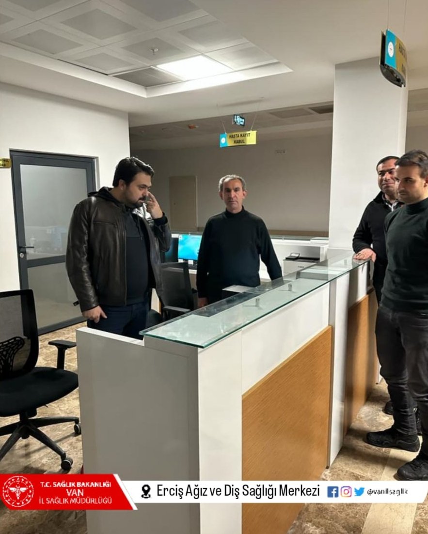 İl Sağlık Müdürümüz Op.Dr Muhammed Tosun gece saatlerinde Erciş Ağız ve Diş sağlığı Merkezini ziyaret etti. Personeller ile işleyiş ile alakalı sohbet edip ihtiyaçlar ve yapılması gerekenler ile ilgili durumlar iletildi.