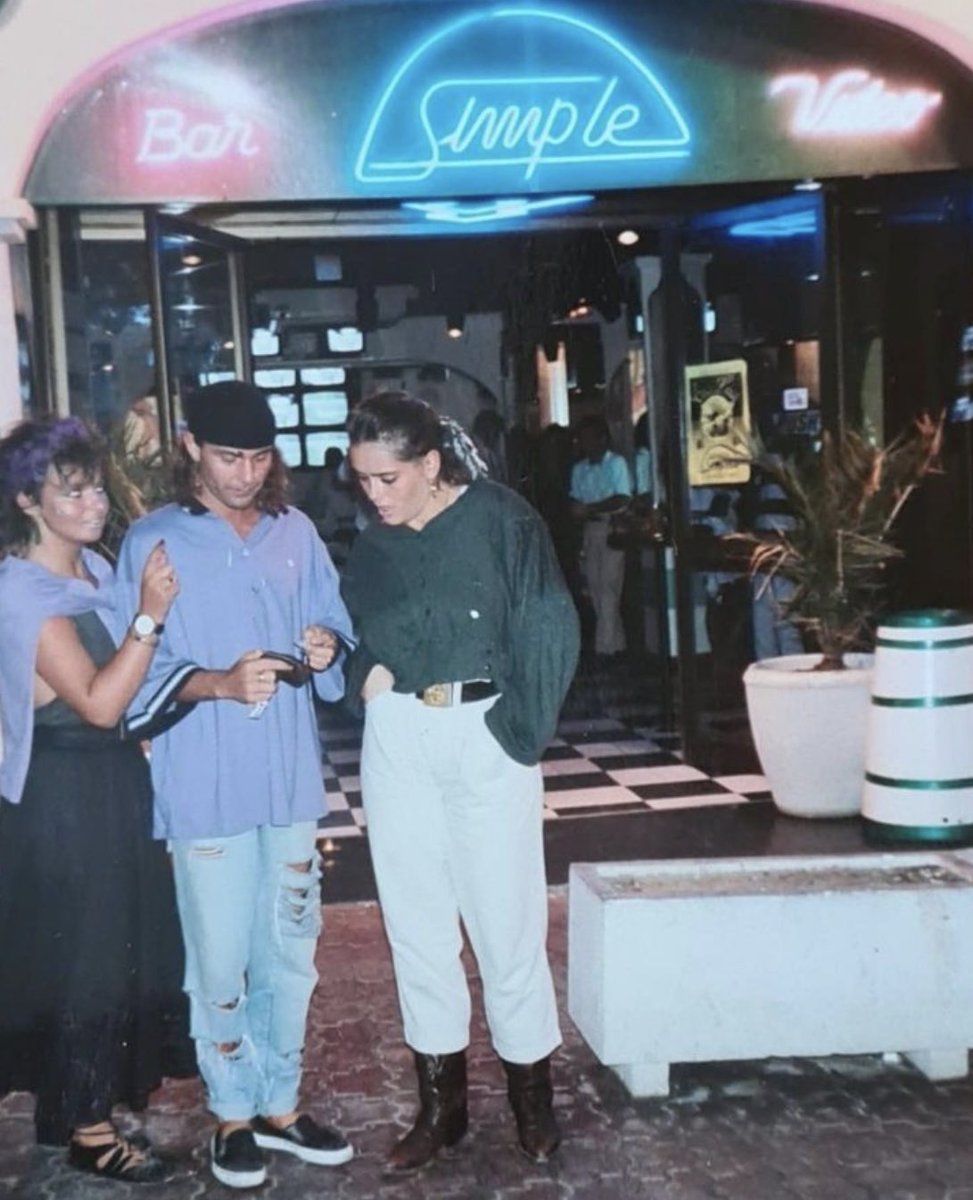 IbizaPast's tweet photo. ‘Season 1988. Love this photo of my buddies in San Antonio’
Photo Credit ▶️ Beverley Ann Jeavons
#ibiza #ibizapast #sanantonio #eighties #eightiesfashion #fashion #80s #80sfashion #style #inspiration #simple #simplebar https://t.co/nVRN7qKUEX