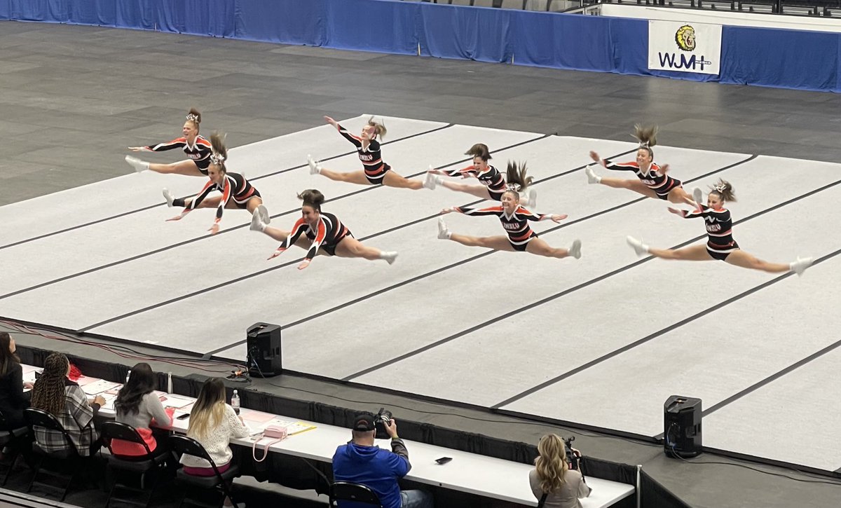 LinslyAthletics's tweet photo. Great job Cheerleaders!  Awesome performance today at the OVAC Cheering Championships! https://t.co/zr2XVQjlrX