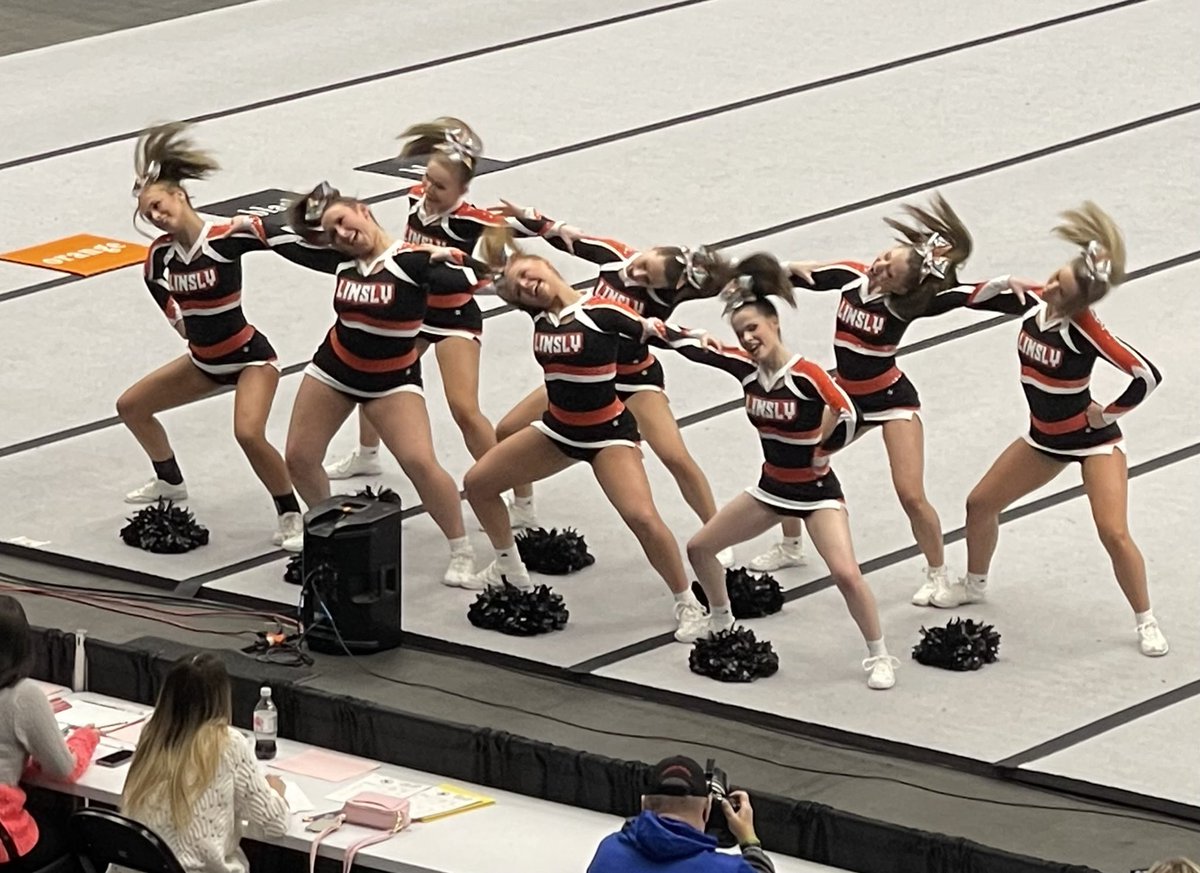 LinslyAthletics's tweet photo. Great job Cheerleaders!  Awesome performance today at the OVAC Cheering Championships! https://t.co/zr2XVQjlrX