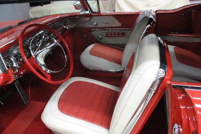 Mercomatic's tweet photo. 1958 #Pontiac #Bonneville #Convertible; 370 cid, Rochester fuel injection, 310 hp; 4-speed Hydramatic; Became a stand-alone series in 1958 rather than a #StarChief line member. A beautiful companion to #Impala. Interior appointments were exceptionally lavish. https://t.co/8XmtLeJQb4