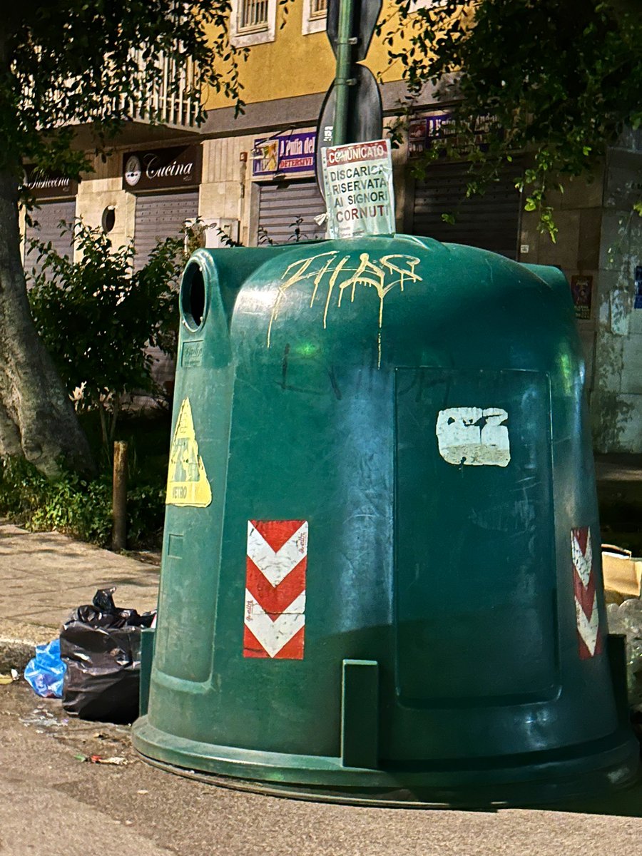 Cittadini stanchi in via Scobar #palermo. Funzionerà come deterrente secondo voi?