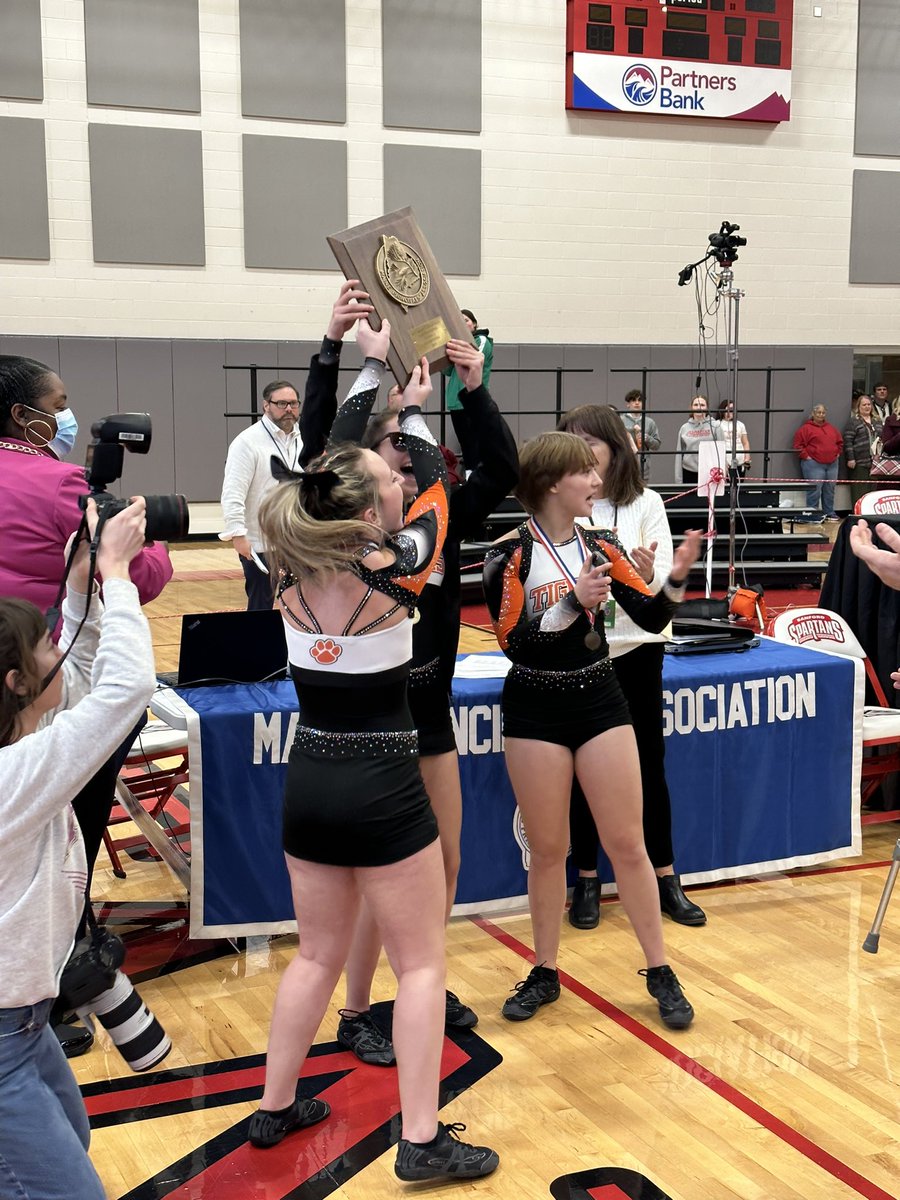 BiddHSAthletics's tweet photo. Biddeford High School is the Class A Regional Champions! https://t.co/ipGtbb47Zk