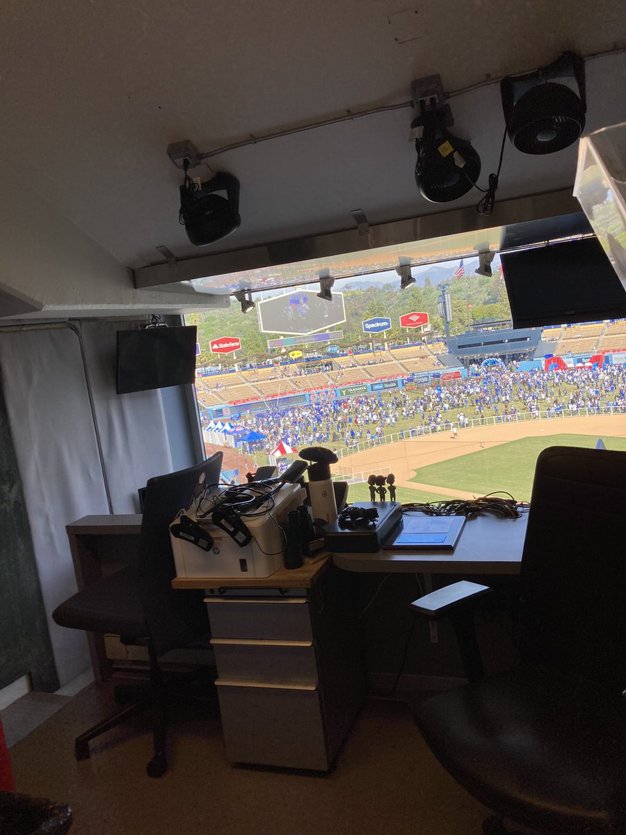 Did the Vin Scully Press Box Tour at Dodger Stadium and bumped into THE <a href="/DieterRuehle/">Dieter Ruehle</a> at work. 🤯 He was as nice as could be. Favorite organist solidified 🤩