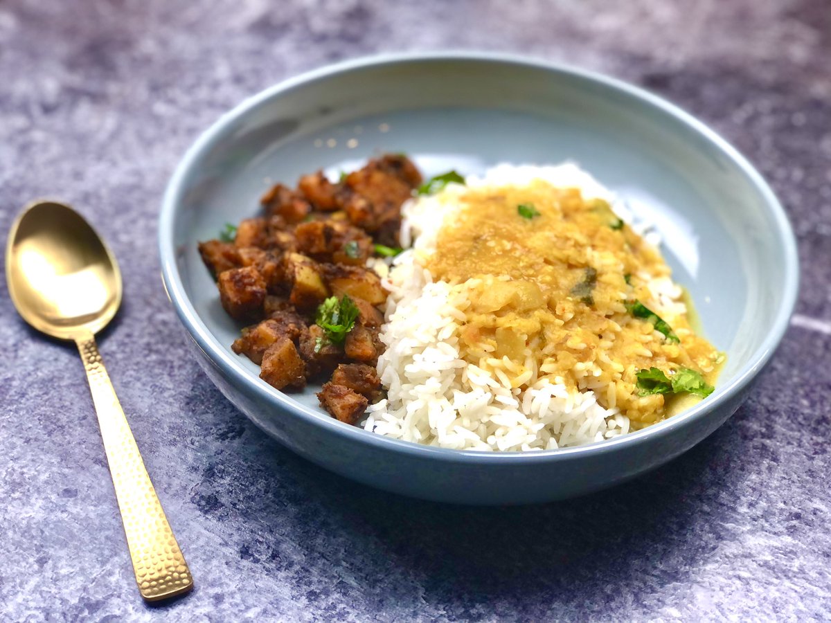 💚 Vegan and Vegetarian friendly recipe.  Steaming hot rice with mild spiced Dhal and delicious and simply Potato fry is just divine. 
.
#vegan #TurmericKitchen #recipes #recipes #cooking #instarecipe #tasty #yummy #IndianCooking #curry #vegan #vegetarianrecipes #foodie