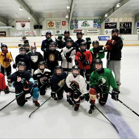 FVTBirds_AAA's tweet photo. In Chilliwack, our U17 Chilliwack players dedicated their morning helping out U6, U7, and U11 teams!

#GoBruins #OurValley 

@ChwkMinorHockey https://t.co/jnu8MsM3sp