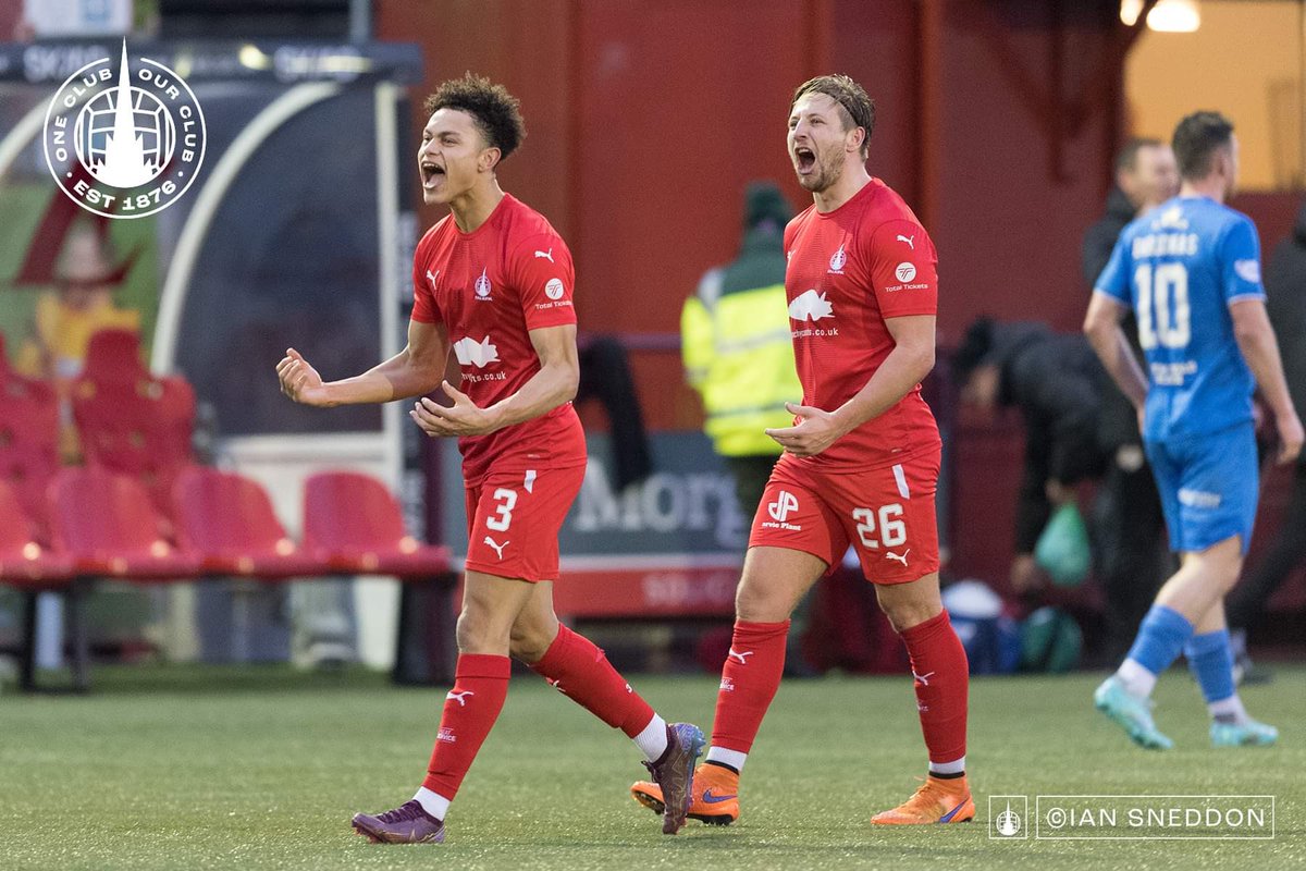 FalkirkFC's tweet photo. 📸 

Full time. This is what it means.

#COYB https://t.co/4TqRAStKXC