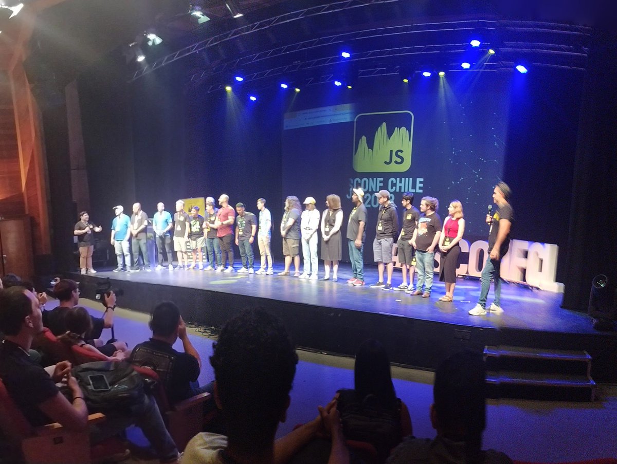 JSantaCL's tweet image. Cerrando la @jsconfcl Gracias a todos los charlistas por la cantidad brutal de conocimiento que nos entregaron.
Thanks to all speakers and the organization team #jsconfcl