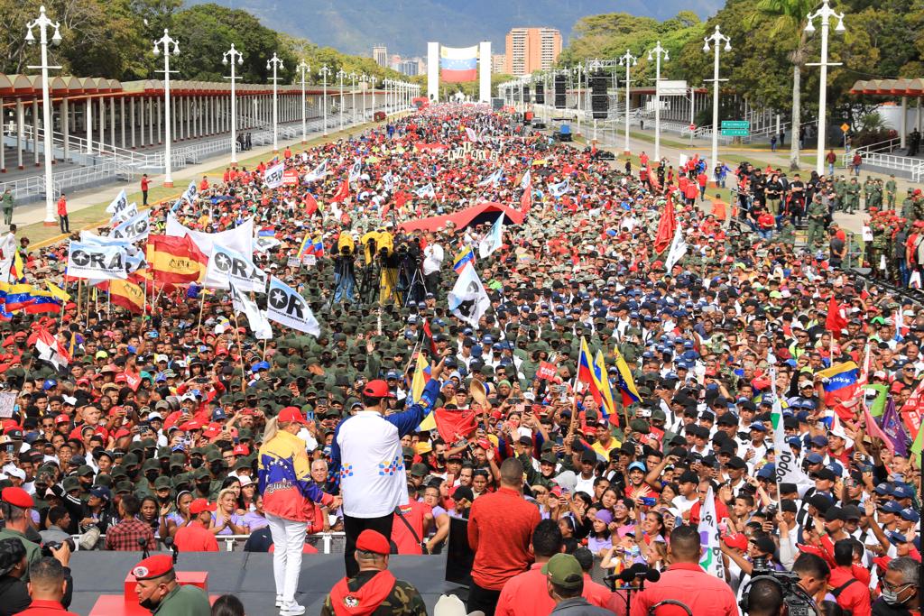 ejercito_ve's tweet photo. La #FANB realizó Gran Marcha Nacional Cívico-Militar para festejar el legado del Gigante de América el Comandante Hugo Chávez, quien tuvo una visión futurista aquel #4FEB92 donde se planteó con gallardía y coraje dar un alto a las injusticias que vivía el pueblo de Venezuela. https://t.co/0xod9LE5SB