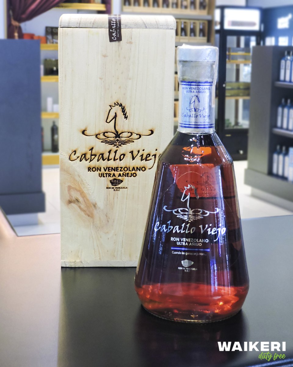 • No dejes de pasar por tu botella de #RonCaballoViejo, disfruta con tus seres queridos un encuentro feliz acompañados de un sabor 🥃✨ •