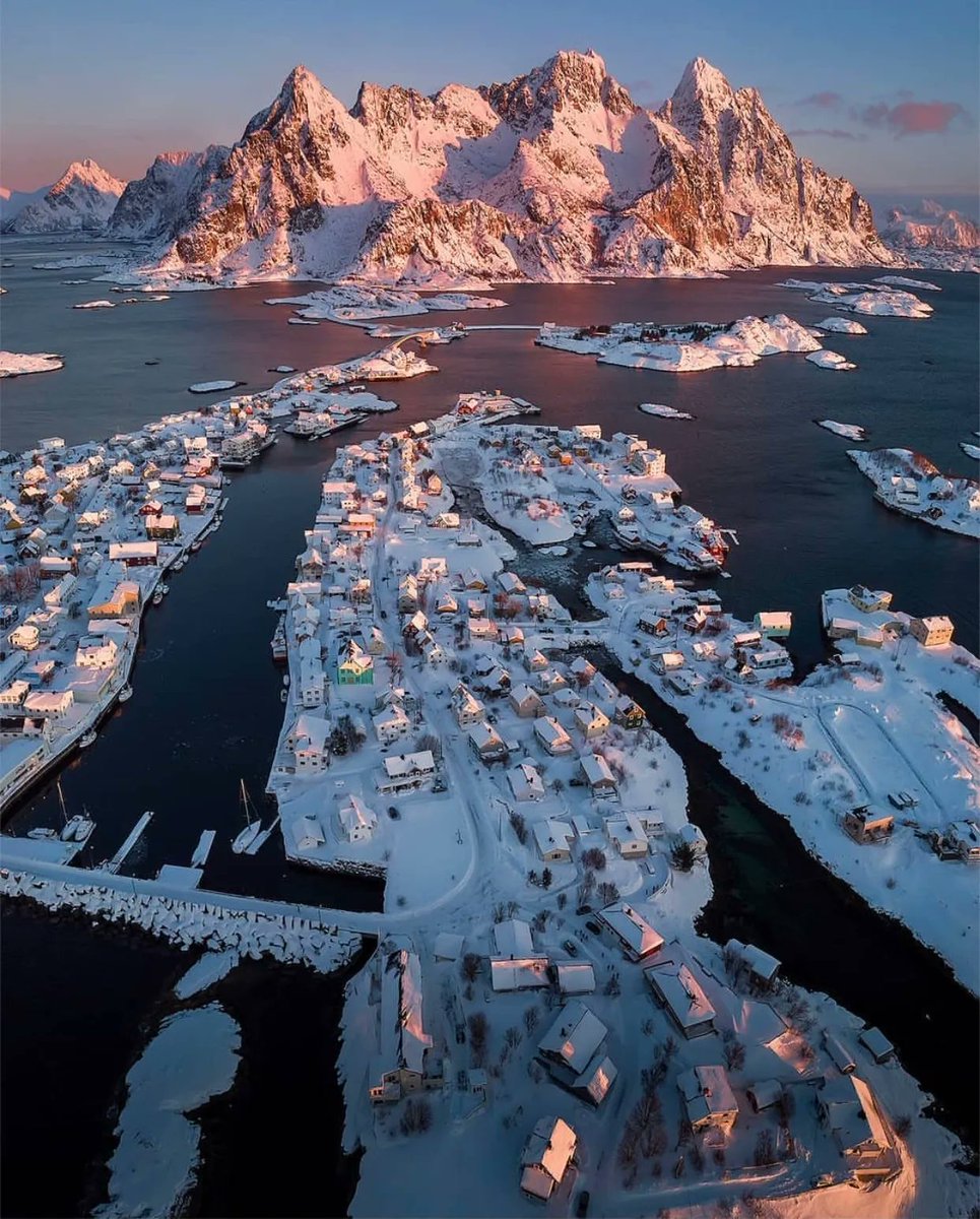 Henningsvaer, Norway 🇳🇴 📸: chrisnanos | IG