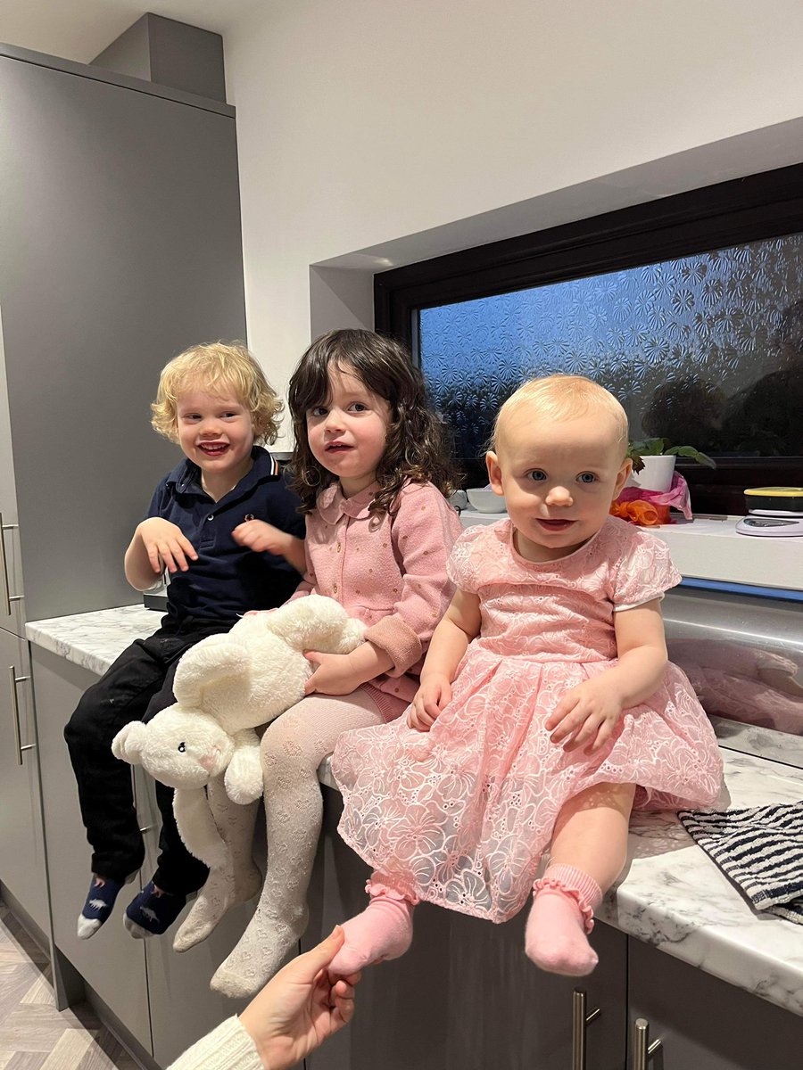 Chell_DeVille's tweet photo. My baby had the best 1st Birthday with her big cousins 🥰 https://t.co/qBUVjkbG0D