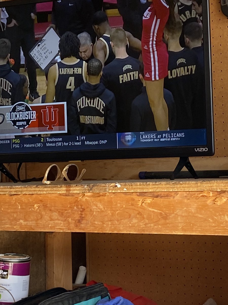 ConnorDWilliams's tweet photo. Purdue apparel looks like it was designed by one of the players moms https://t.co/rGlxJN6oFk