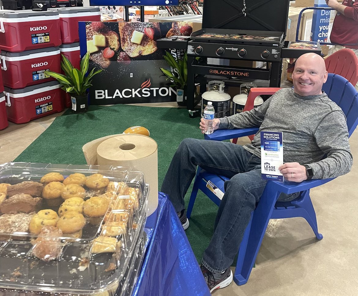 ChristleWalker's tweet photo. Super Bowl prep party at Lowes 535 N OKC. Generating 11 new credit accounts and selling 2 Blackstone grills! Way to go Lashondria and her front end for driving it! #customerloyalty #OKC https://t.co/TlXTohzxd2