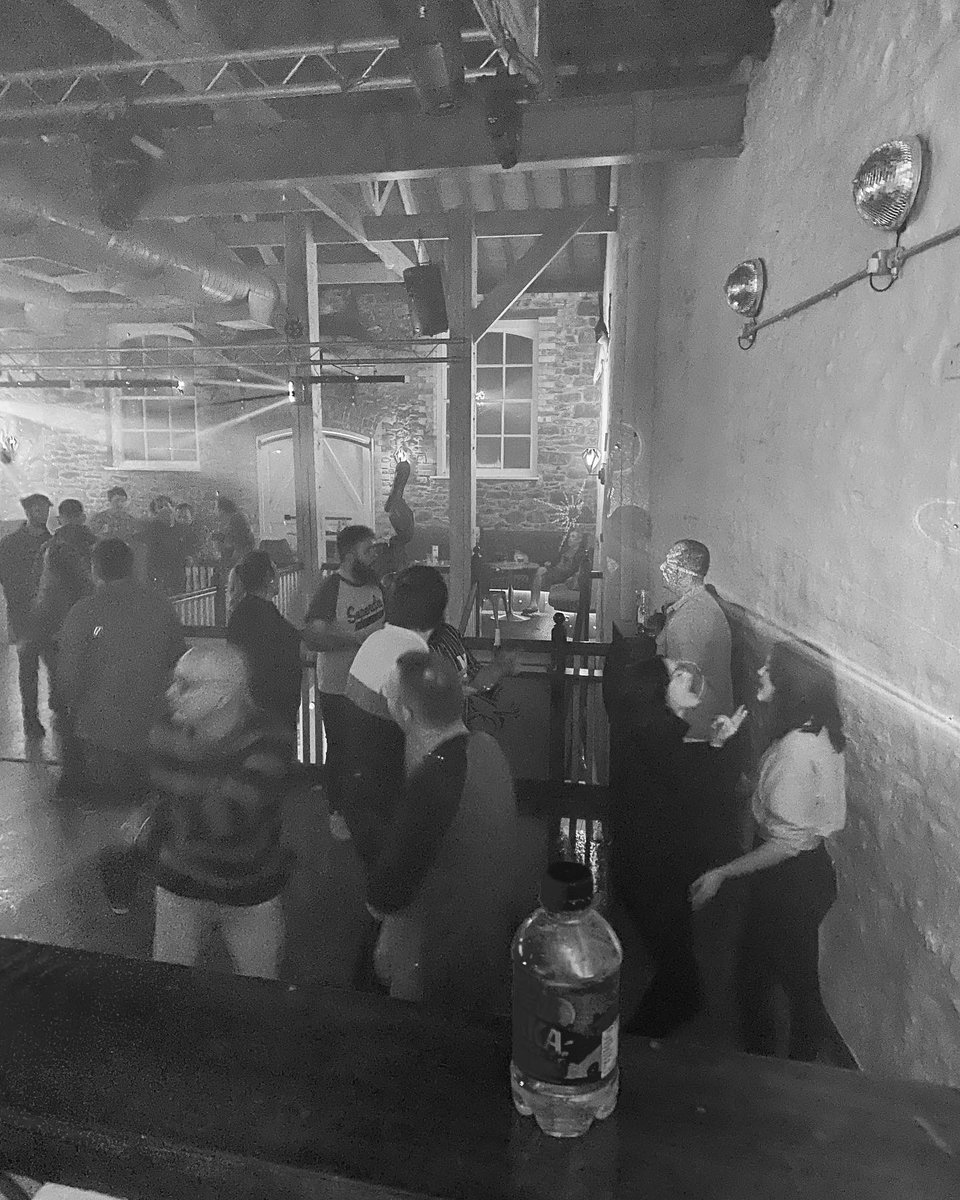 joesdiscos's tweet photo. Great gig last night at @crabbydicksbideford 🦀 🍆 

#dj #live #music #livemusic #events #party #fun #tunes #bideford #devon #uk #friday #night #club #disco #discos #djlife #djdevon https://t.co/plULYSbdEQ