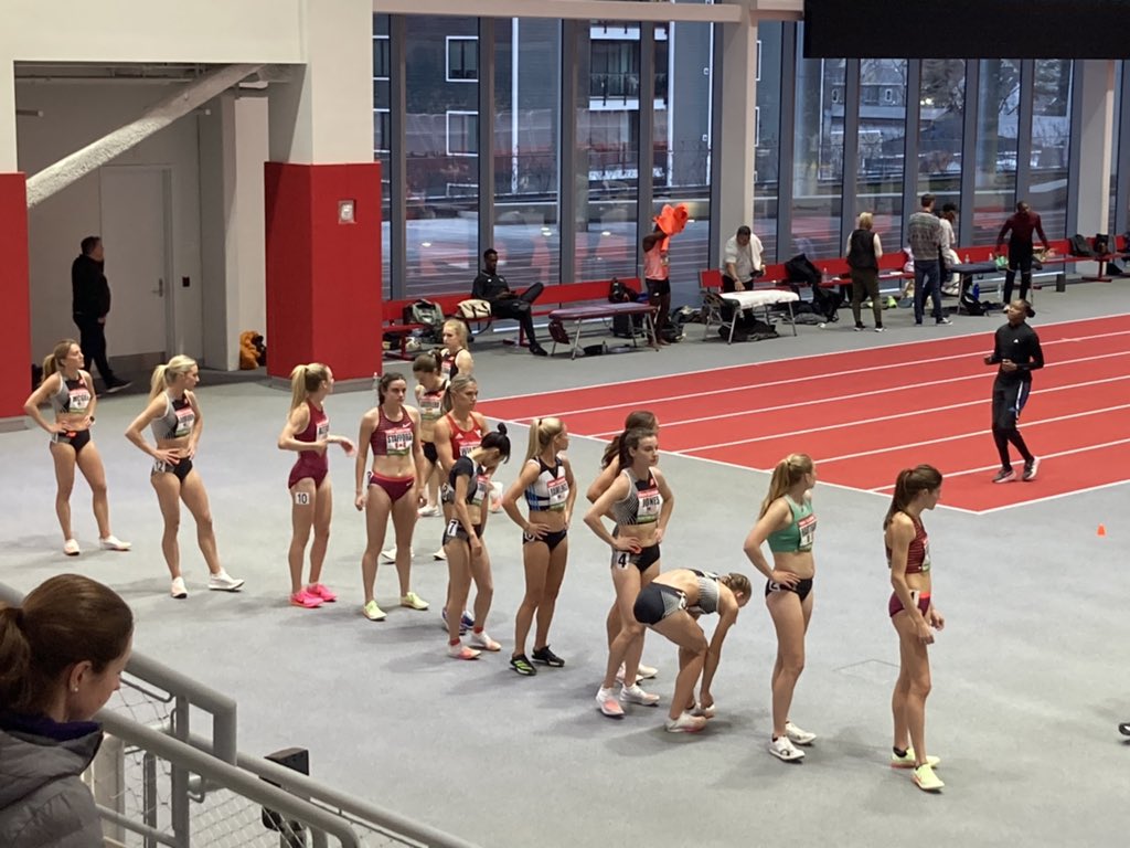 A whole bunch of VERY <a href="/fast_women/">Fast Women</a>