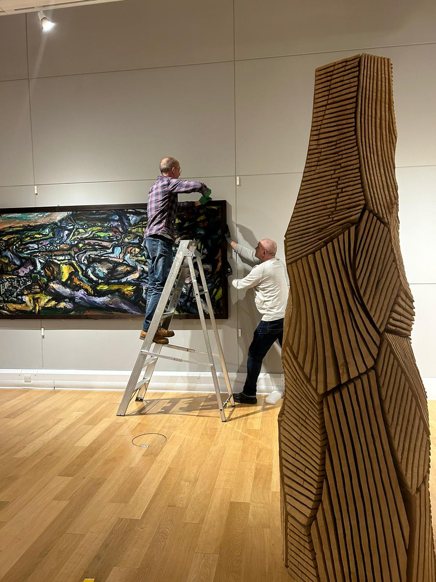 NMWPrevCons's tweet image. Installing #Art100 in #OrielMon #techknowhow @NatHistConserve @NatMuseumArt @SF_Conservation