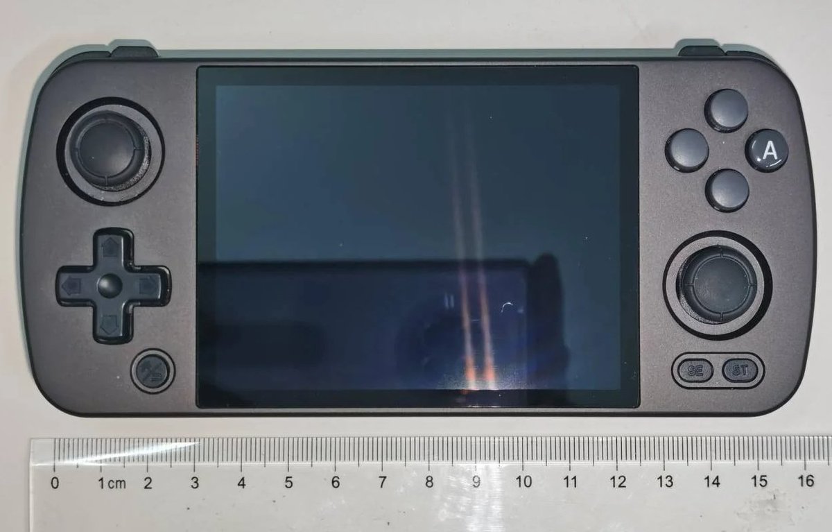 Retro Handhelds on Twitter: "Here's a better picture of the Anbernic ...