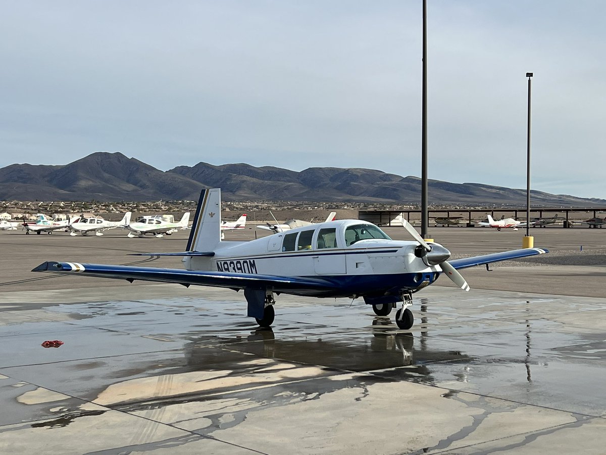 ChadAviation's tweet photo. Squeezed some flying in this afternoon. Gave Junebug a bath and installed my new LED taxi light. #Avgeek #Avgeeks #flying #aviation #GAflying #mooney #SpinnerSaturday https://t.co/InenmI20xc
