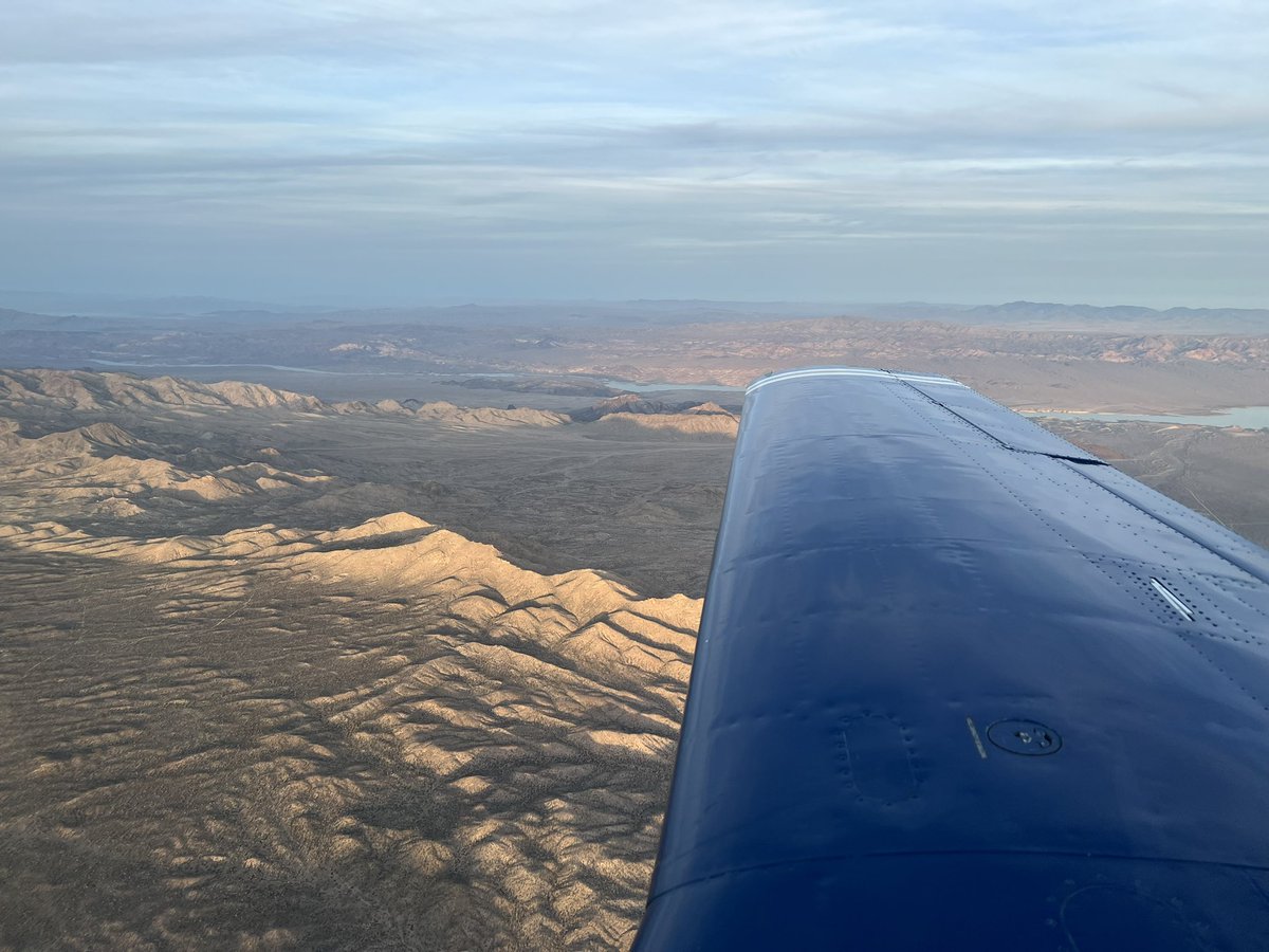 ChadAviation's tweet photo. Squeezed some flying in this afternoon. Gave Junebug a bath and installed my new LED taxi light. #Avgeek #Avgeeks #flying #aviation #GAflying #mooney #SpinnerSaturday https://t.co/InenmI20xc