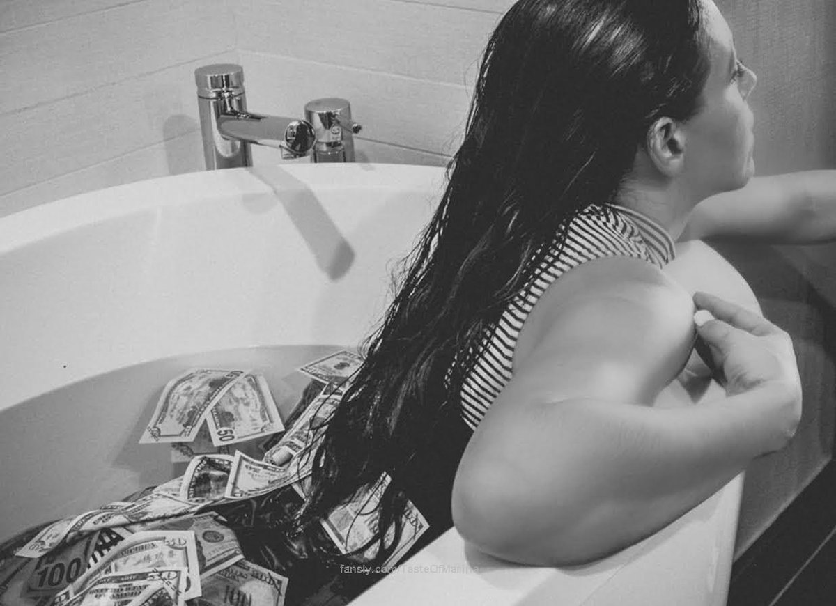 AriaZerta's tweet photo. Bath time anyone?

#webcammodel #milf #buttselfie #onlyfansfree #sizequeen #bbc https://t.co/kQyE3k9NiH