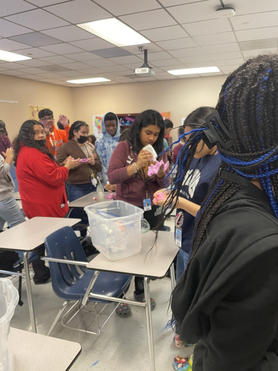 Mathlete429's tweet image. #INOV8 Week 2 highlights reel: bingo, read alouds, MATHia, and slime #MiddleSchoolMatters #AldineConnected @Adcain2U @JonesTXHistory  @sdejuan66 @FlotMiana @lmamerson @PlummerMS_AISD