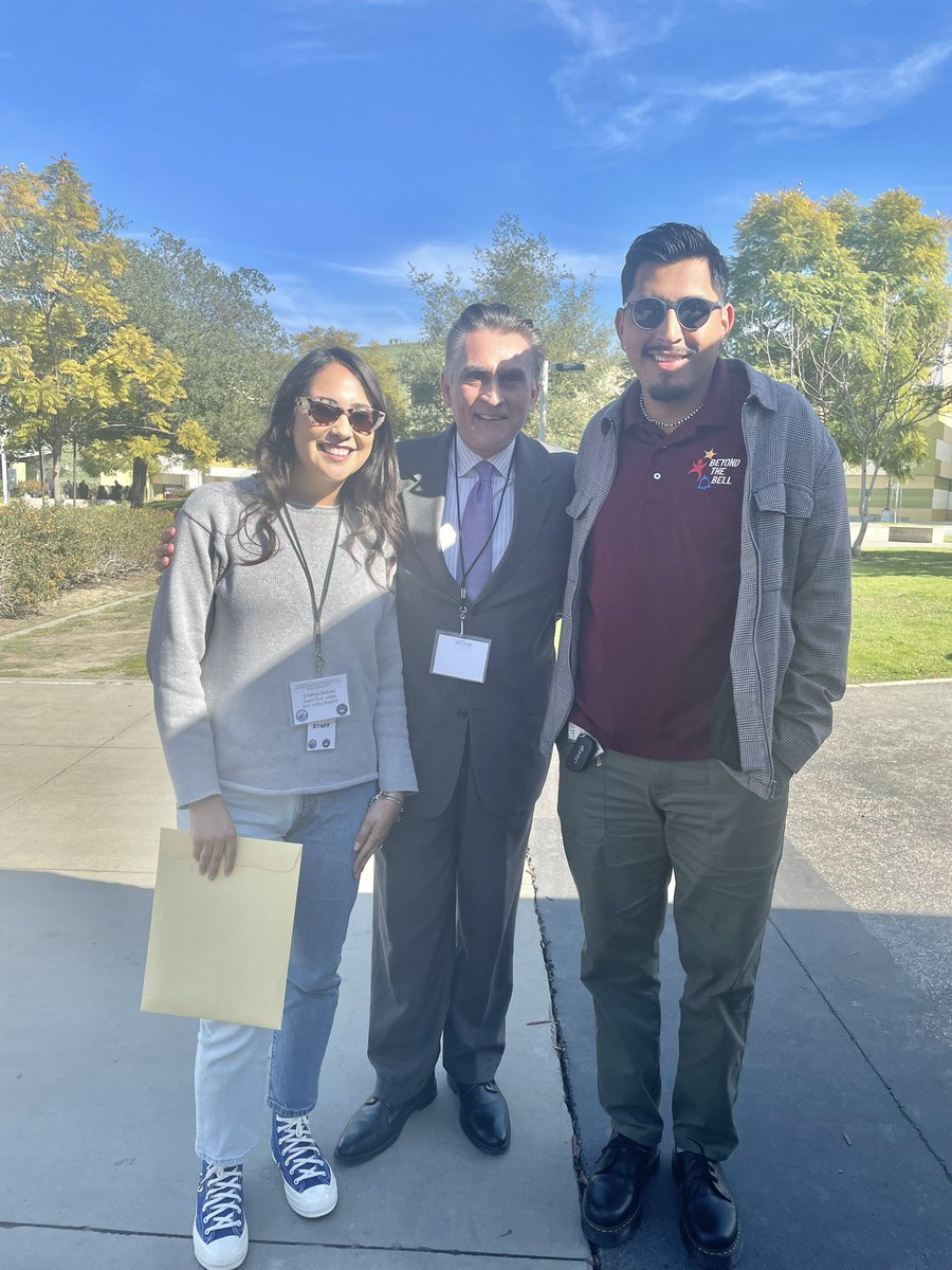 Great running into @bellhighschool alumni volunteering at the @LASchools Academic Decathlon #classof2015 Cinthya & #classof2013 Luiz @LASchoolsEast @Jackie4LAkids @CityofBell @BHSGiftedMagnet @BHSAVID_familia #AlumniPreparedForTheWorld