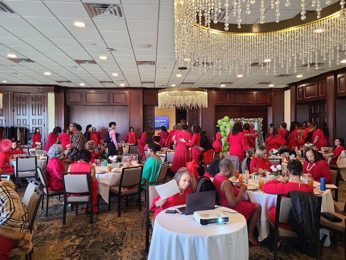 Promoting #greengoesred for the 20th Red Dress Luncheon of taking care of the hearts of women for heart care is self care. Led by our HHS Committee and HHS Chair, Kim McCree. Appreciate our NTX Sister chapters, Presidents, and National Officers in attendance.#WALinks #linksinc