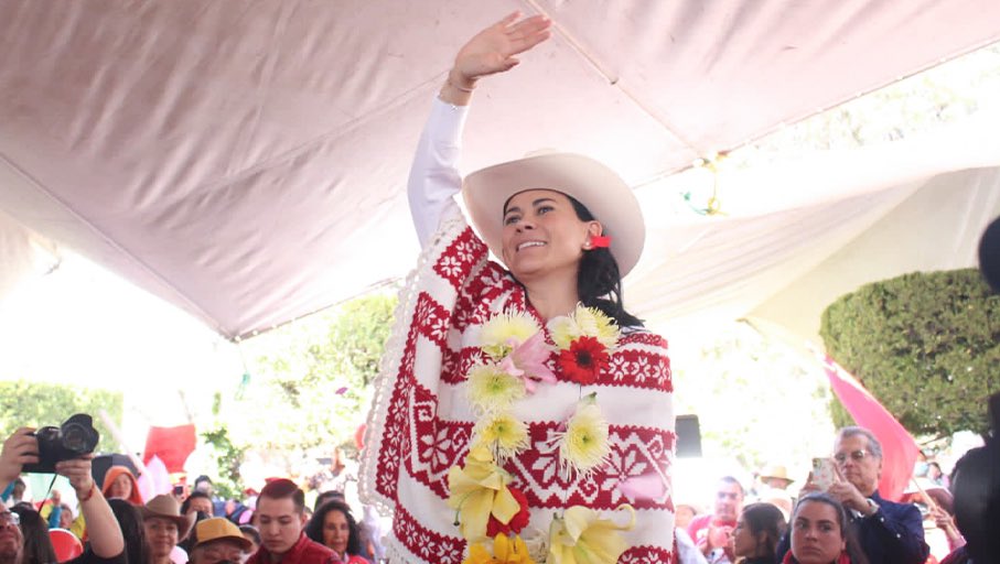 AlejandraDMV's tweet photo. Hagamos lo que sabemos hacer muy bien las y los simpatizantes mexiquenses valientes, trabajar unidos por las familias de #Acambay y de todo nuestro estado. #ValientesComoTú #AleDelMoral https://t.co/b3Zsiy2Fio