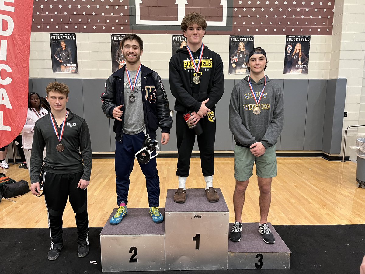 k_oakwrestling's tweet photo. Boys 165
District Champion: Brecket McCann
#FINISH #DistrictChamp #Road2State https://t.co/3RNlTGQ04j