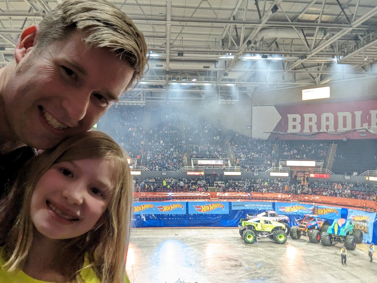 allisonaaronb's tweet photo. #HotWheelsMonsterTruckLive GoBigfoot! https://t.co/jy5CCRIsf4