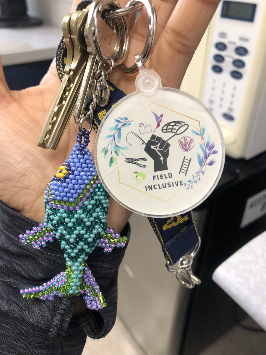 FieldInclusive's tweet photo. If this doesn’t convince you to purchase a @fieldinclusive official keychain then what will??? @CamilleMosley14, one of our #FieldWorkJoy winners shows off her keychain swag. Look how perfect it goes along with their lab keys.✨
Purchase yours today: https://t.co/Xl8ylHMSSD https://t.co/RKch3cQNWZ