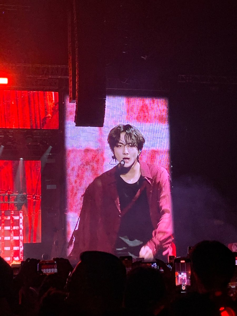 JagiHope's tweet photo. bby jungwon being in his element
#MANIFESTO_IN_MANILA 
#MANIFESTO_IN_MANILA_DAY2 
#MANIFESTO_IN_MANILA_D2 https://t.co/5WQ5zlwrpJ