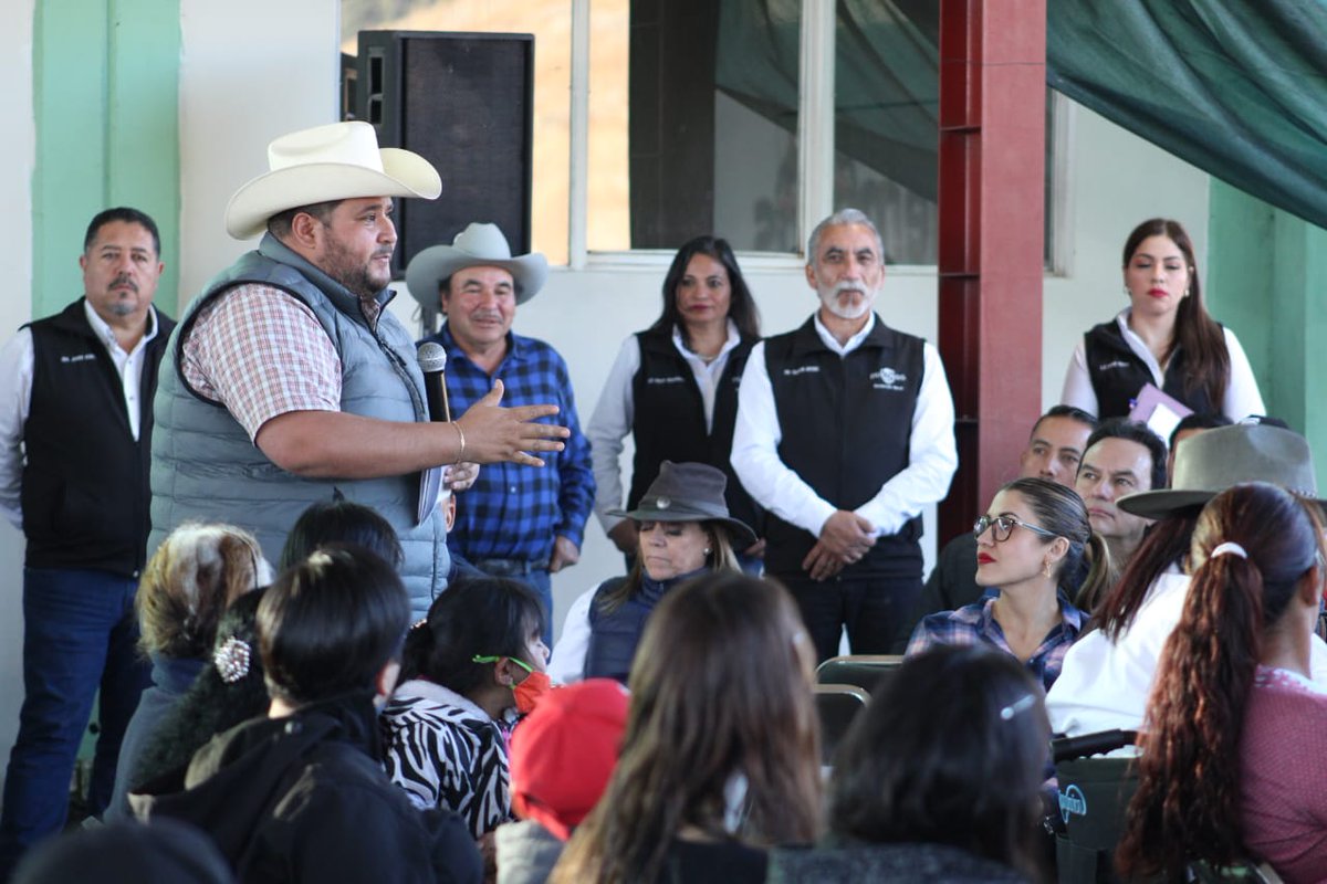 Bochocnc's tweet image. Hoy estuvimos en el Hablemos de Frente en la comunidad de Llano Grande con nuestro Presidente Municipal Toño Ochoa , agradezco el acompañamiento de todos los comisariados que asistieron a este gran evento donde nos comprometimos a darle solución a sus demandas!!
 #Al100ConDurango