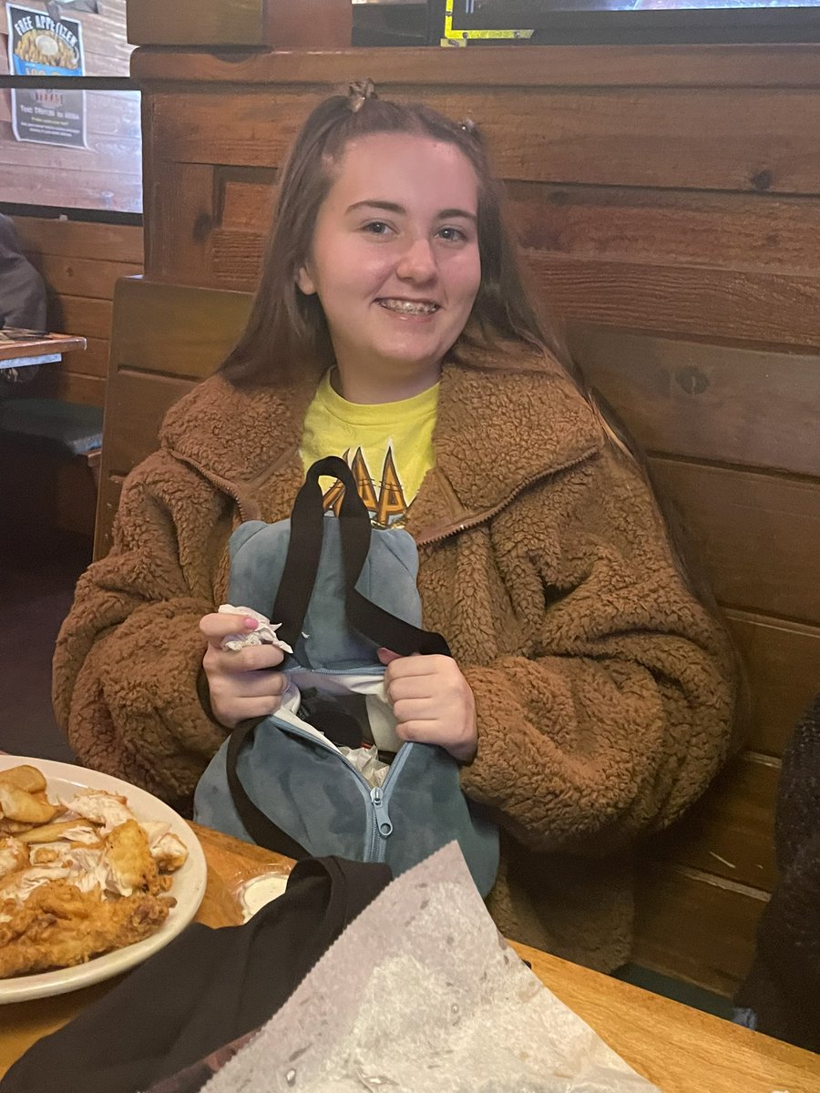 addusons_'s tweet photo. #ProfessionalTexasRoadhouseRollThief !!!!! 🤭🤭🤭 https://t.co/JJtAfoQrpI