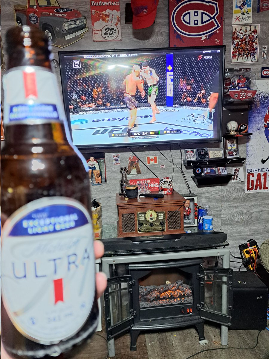 SunkenSeaman's tweet photo. Nothing better, Beer is freezing tonight! #letsgo #shedhead https://t.co/6Kz2EFUL0f