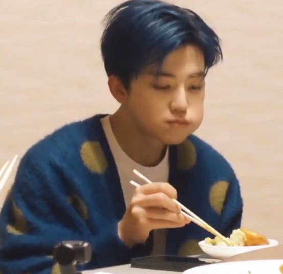 แมวเหมียวอีสอีส 😋😋