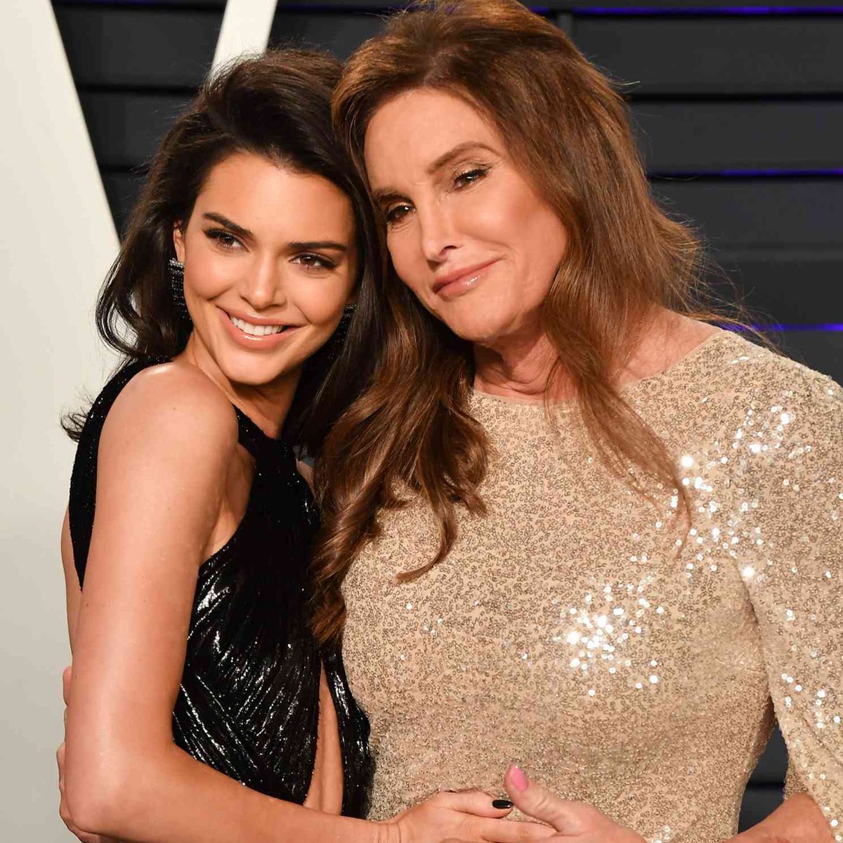 BuzzingPop's tweet photo. Caitlyn Jenner has unfollowed daughter Kendall Jenner on Instagram, fueling speculations that they had a falling out. https://t.co/6XFgQVNIb0