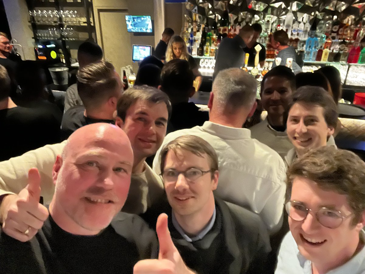 Bernardvi's tweet photo. Met @FranckenTheo op zwier in Ieper 😉👌🍻. Tapt pintjes samen met @dimitrysoenen in de Riba. https://t.co/BbAUZ3DrFH