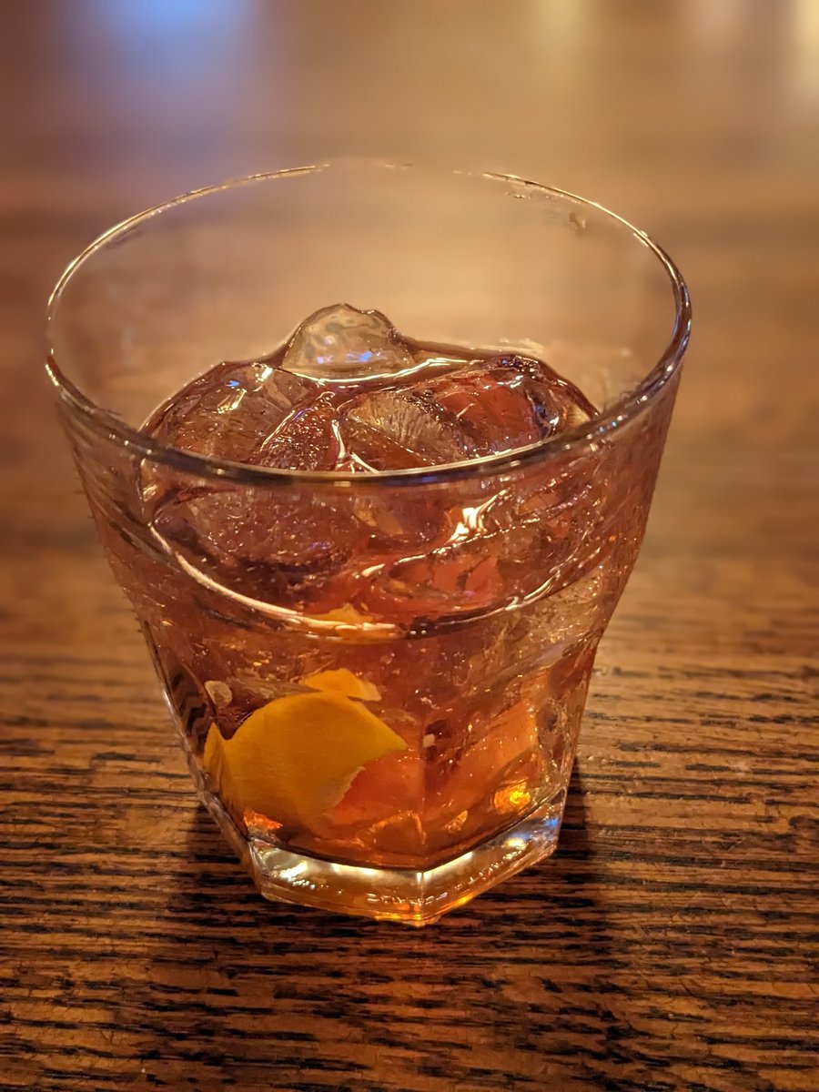 view_raw's tweet photo. Got an old fashioned at #MortimerPub ahead of #VengeanceDay https://t.co/Grap7YNPBd