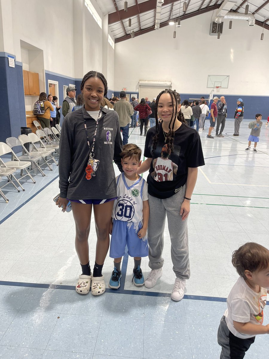 Love that these kids love my kid! Thank you @skyestephens333 and @Aniyah26 for coming out and supporting Gunner today! #E-Dub #biggerthanbasketball #family @Warren_GBB