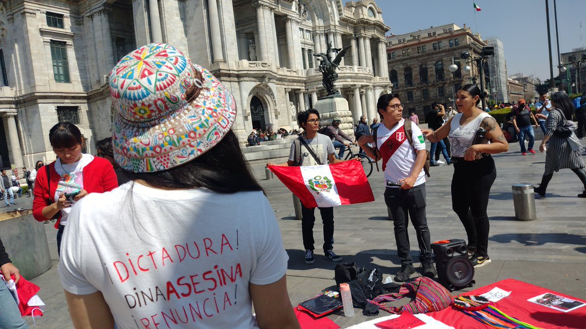 rebecahoyos's tweet photo. ¡Peruanxs en Ciudad de México presentes! ¡Qué viva la lucha del pueblo! #SOSPerú #PeruEnDictadura
#DinaAsesinaRenunciaYa https://t.co/OR8KbDFylb